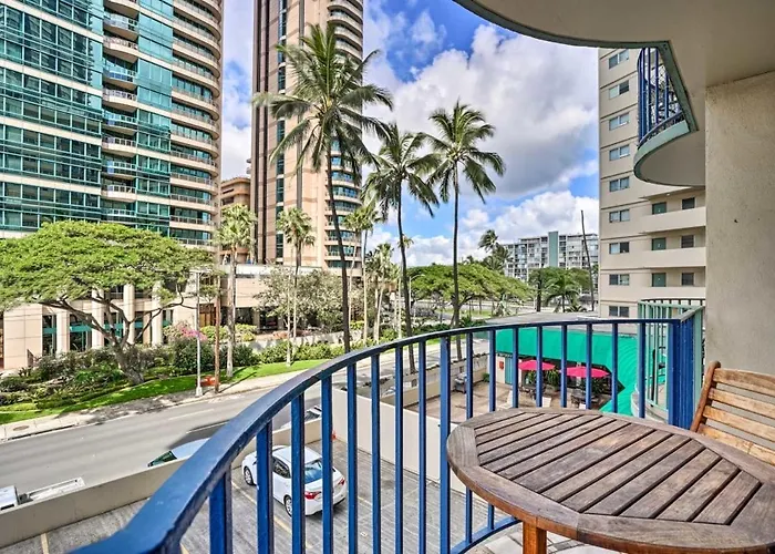 Waikiki 2-Bedroom Sweet Home